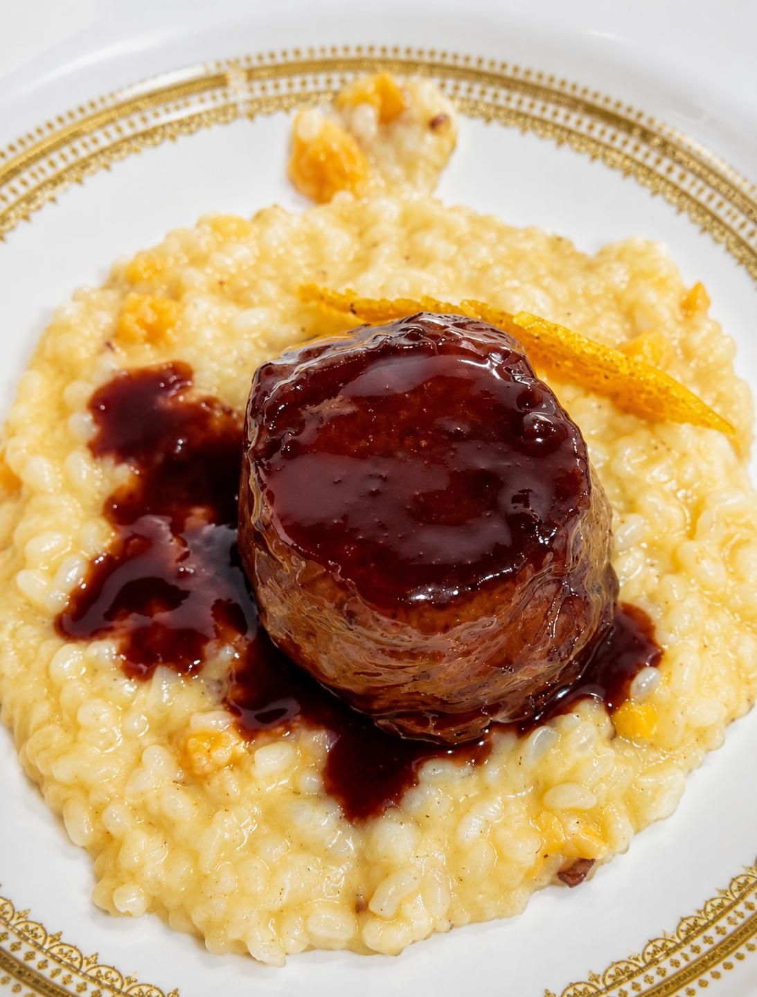 Prato empratado com filet e risoto